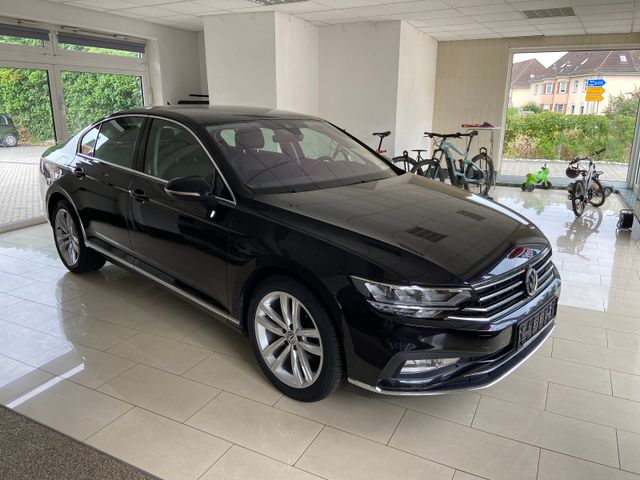 Volkswagen Passat Lim. Elegance,Navi,Teilleder,beh. Frontsc