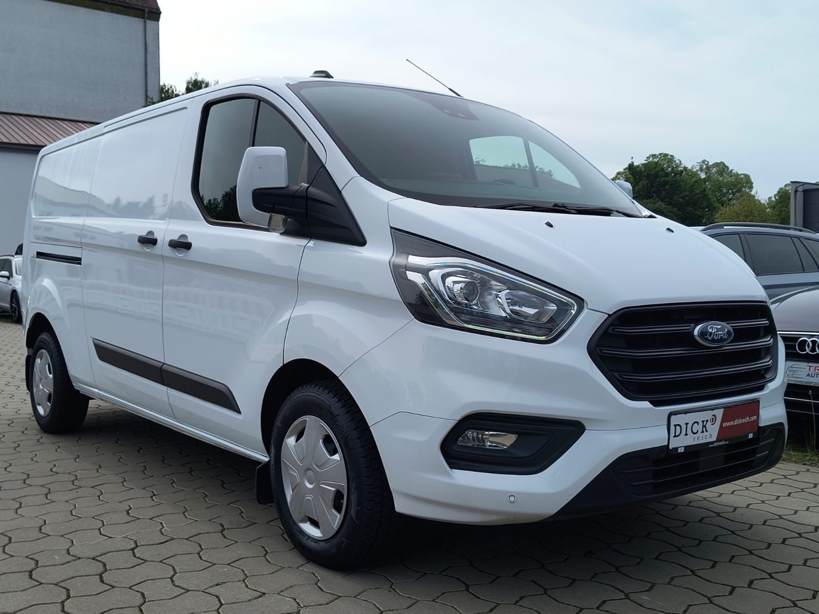 Fahrzeugabbildung Ford Transit Custom 320 L2 TEMP/NAVI/KAM/KLIMA/HOLZ