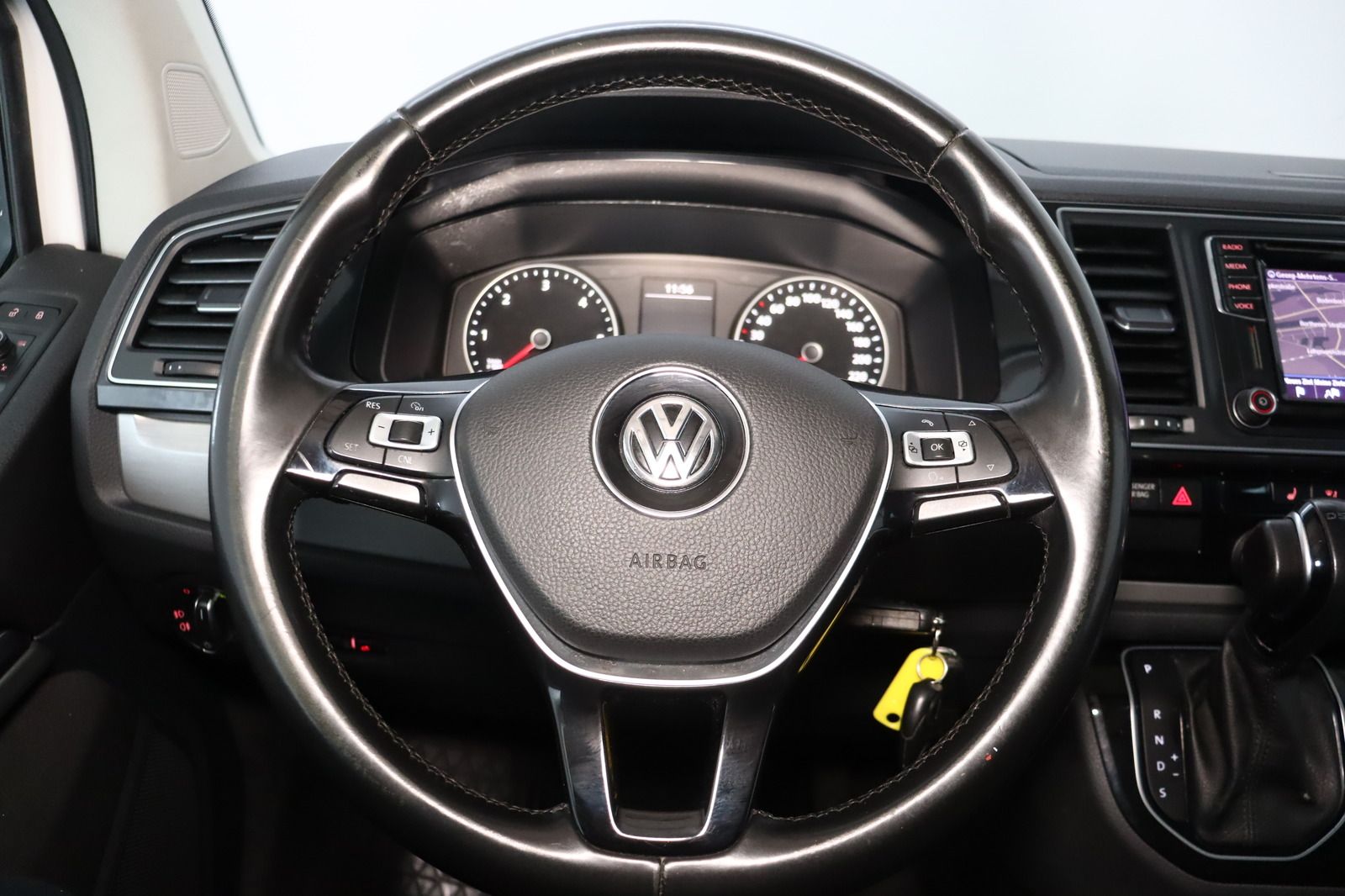 Fahrzeugabbildung Volkswagen T6 Multivan * Standhzg. * LED * AHK