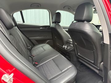Alfa-Romeo Stelvio - 12