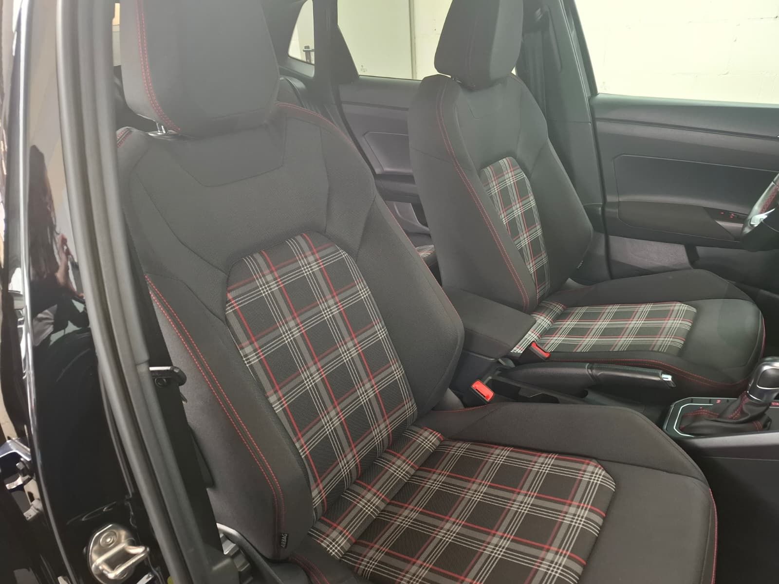 Fahrzeugabbildung Volkswagen Polo GTI 2,0 TSI DSG +Navi+ Licht & Sicht+Kamera