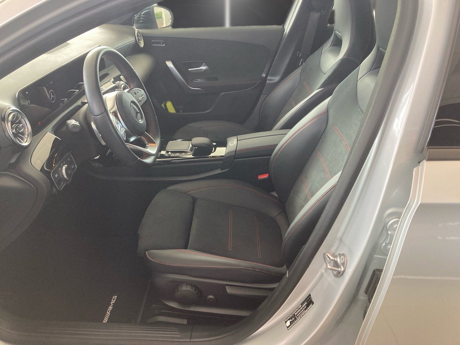 Fahrzeugabbildung Mercedes-Benz A 200 AMG*Panaroma*LED*Totwinkel*Night*Kamera*