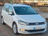 Volkswagen Touran 2.0 TDI SCR DSG Highline BMT 19Zoll 