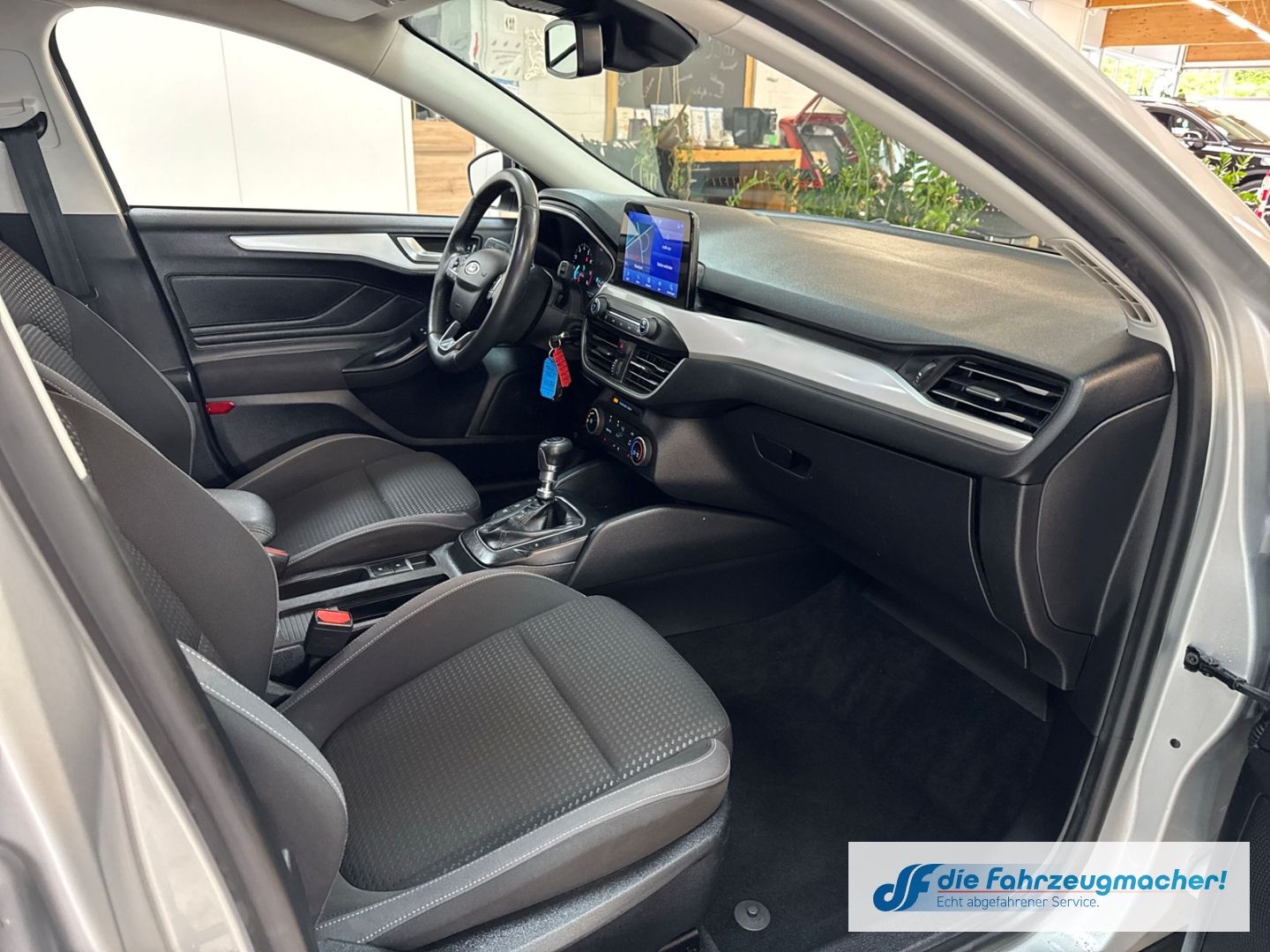 Fahrzeugabbildung Ford Focus Turnier Cool & Connect 1.0 EcoBoost EU6d-T