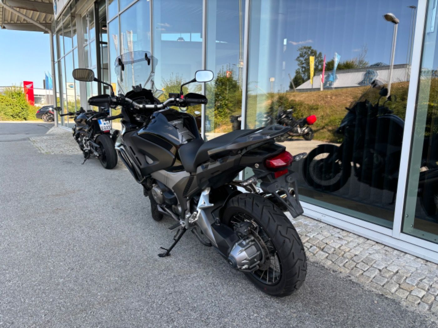 Fahrzeugabbildung Honda VFR 1200 X DCT, Windschild, Hinterradabdeckung