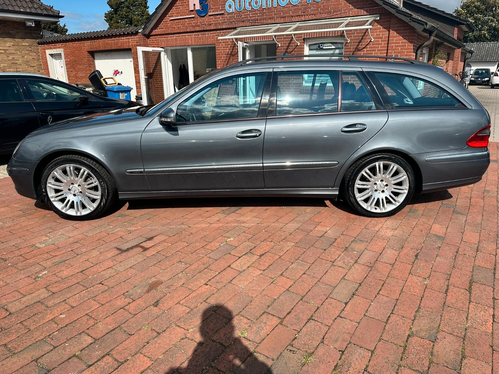 Mercedes-Benz E280 2006 — вигляд ззаду