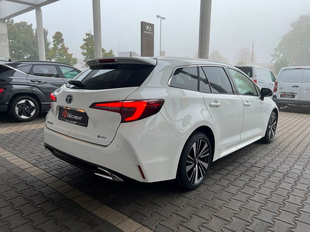 Fahrzeugabbildung Toyota Corolla TS 1.8 Hybrid Teamplayer Technikpaket