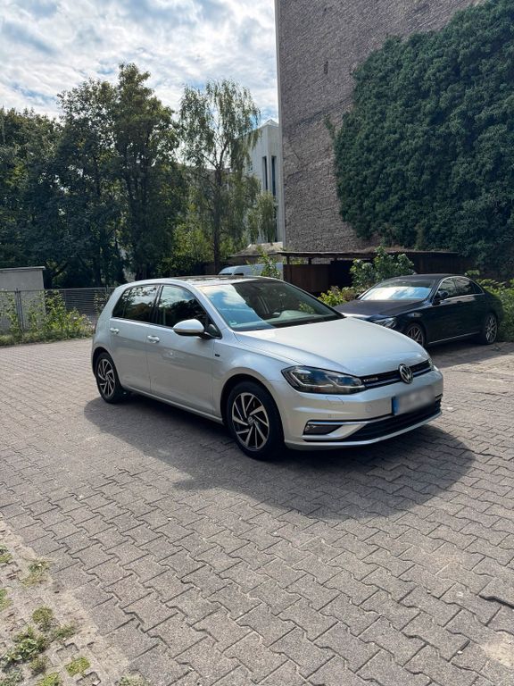 Image of Volkswagen Golf