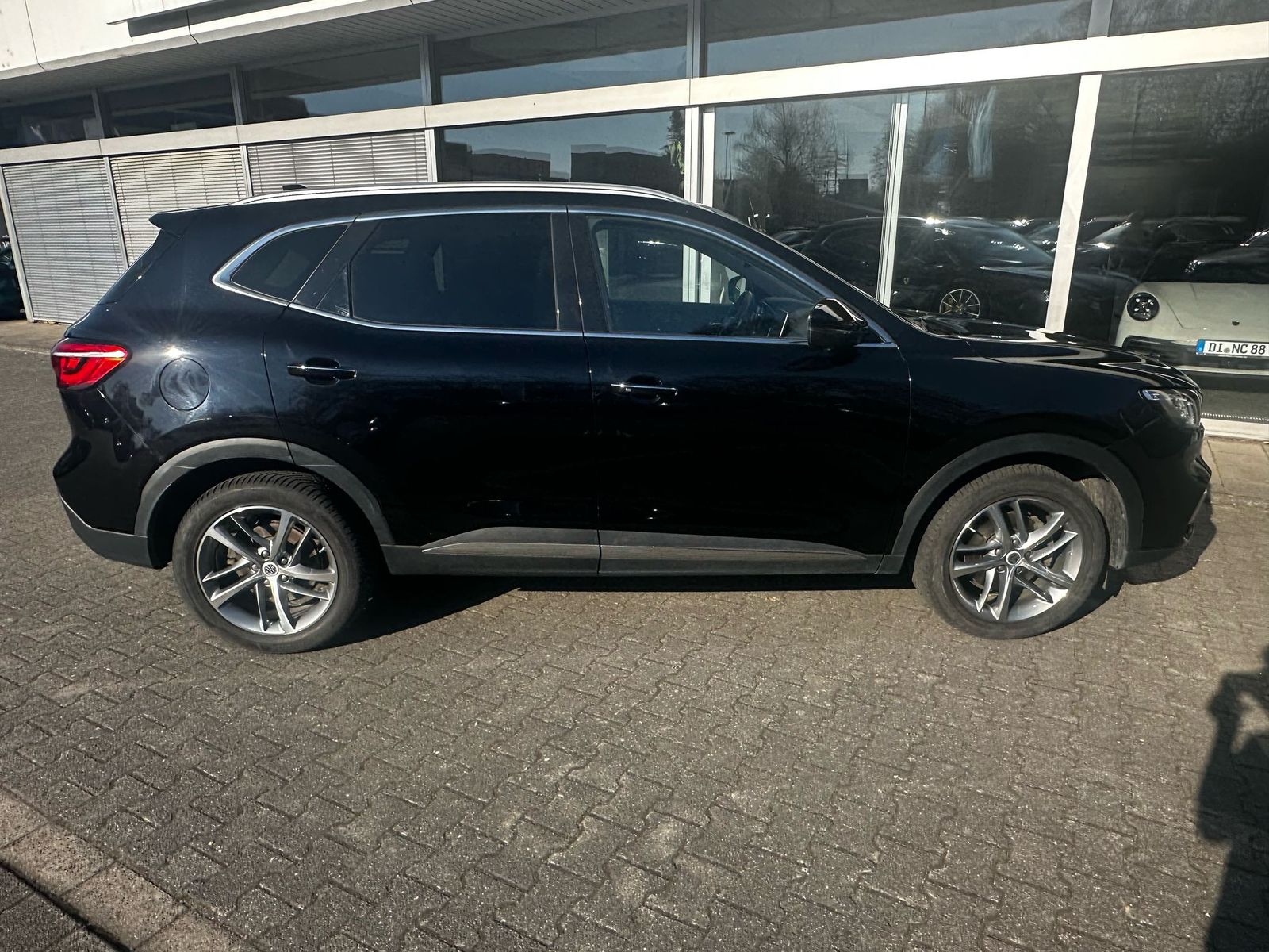 Fahrzeugabbildung MG EHS Luxury PANO+LEDER+NAVI+SHZ+KAMERA+ACC+360°