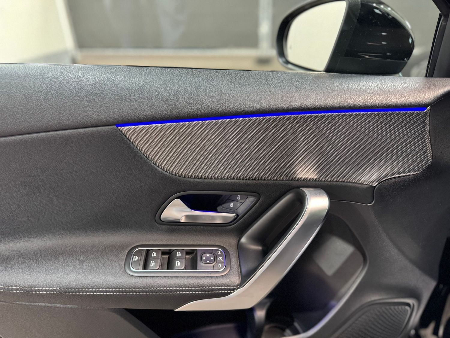 Fahrzeugabbildung Mercedes-Benz A 180 d Night#LED#MBUX#Ambiente#Pano#Spur