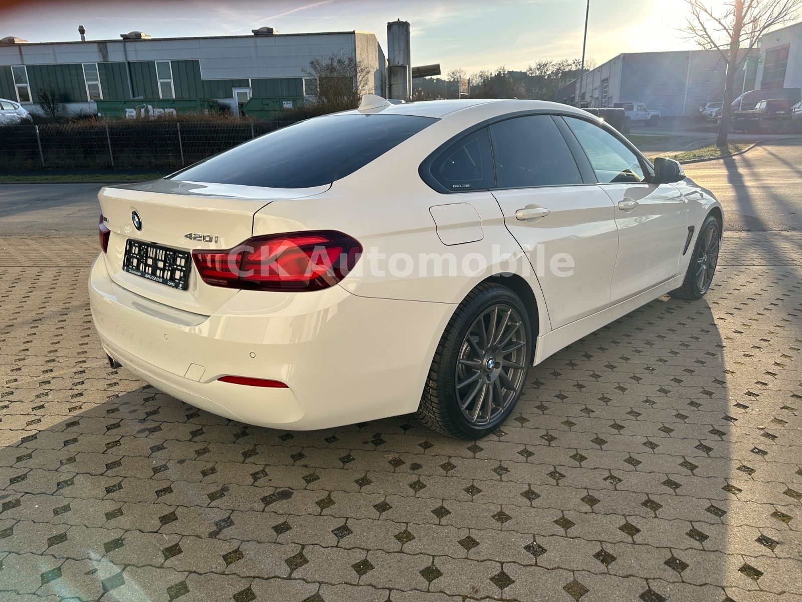 Fahrzeugabbildung BMW 420i xDrive Gran Coupe Advantage/Navi/LED/Kamera