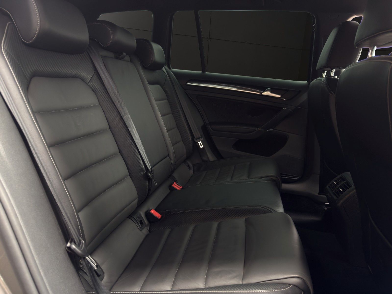 Fahrzeugabbildung Volkswagen Golf VII Variant R ABT *DYNAUDIO*DCC*RFK*Massage