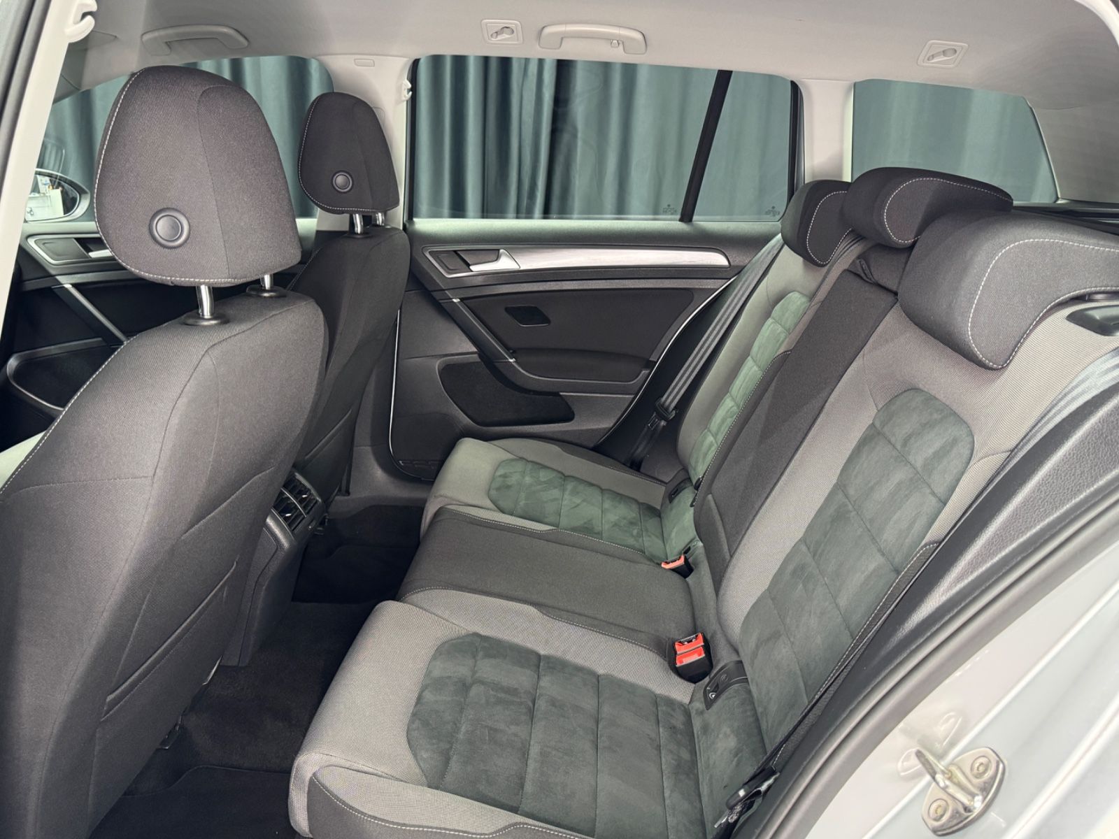 Fahrzeugabbildung Volkswagen Golf VII Variant Comfortline|NAVI|ACC|MASSAGE|
