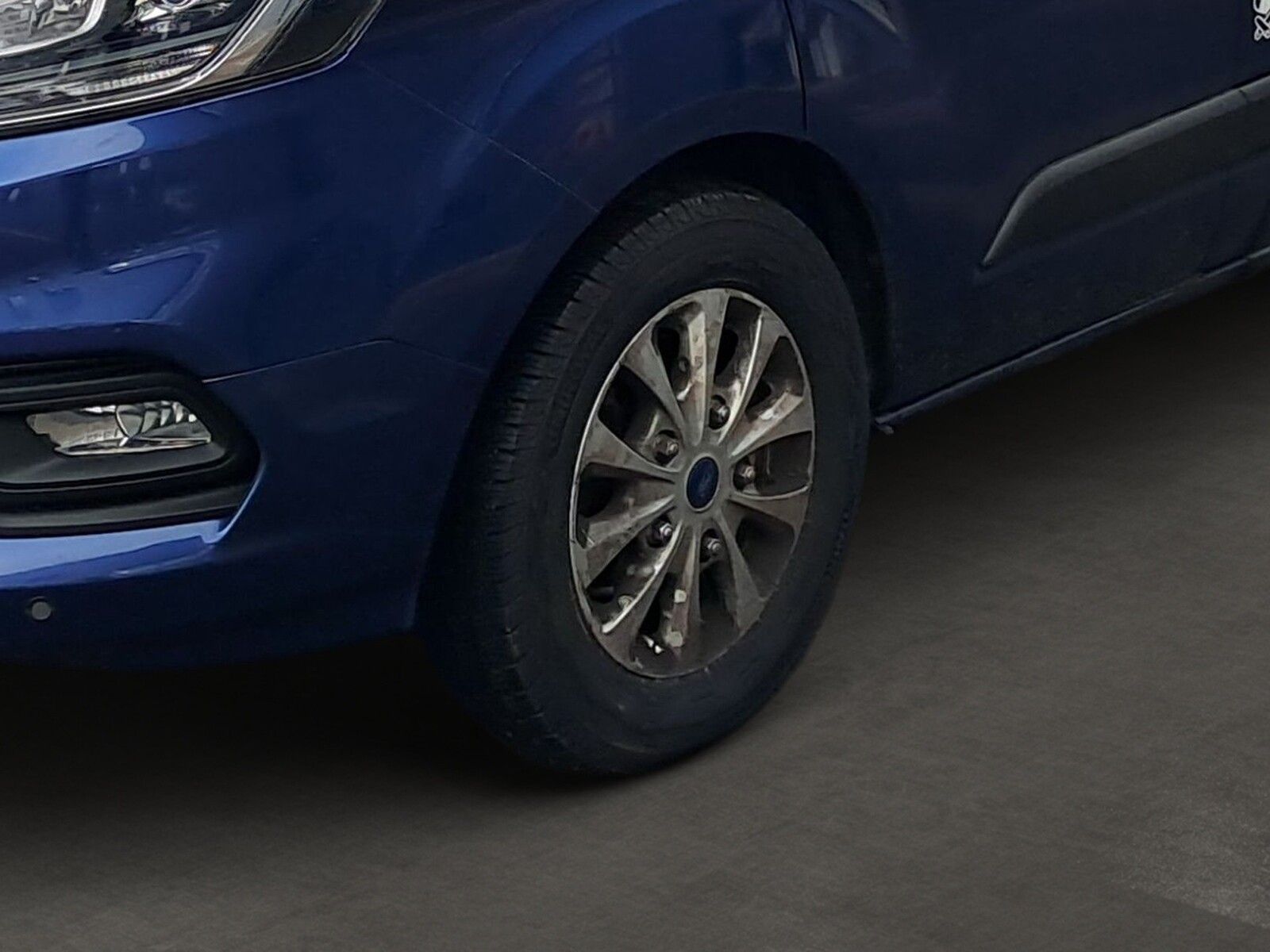 Fahrzeugabbildung Ford Nugget . Küche,AHK,RK