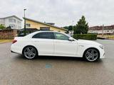 Mercedes-Benz E 63 AMG 4Matic+*PANO*LEDER*360grad*MwSt*2.Hand* - Mercedes-Benz mit Benzin-Antrieb: Vollleder, Limousine