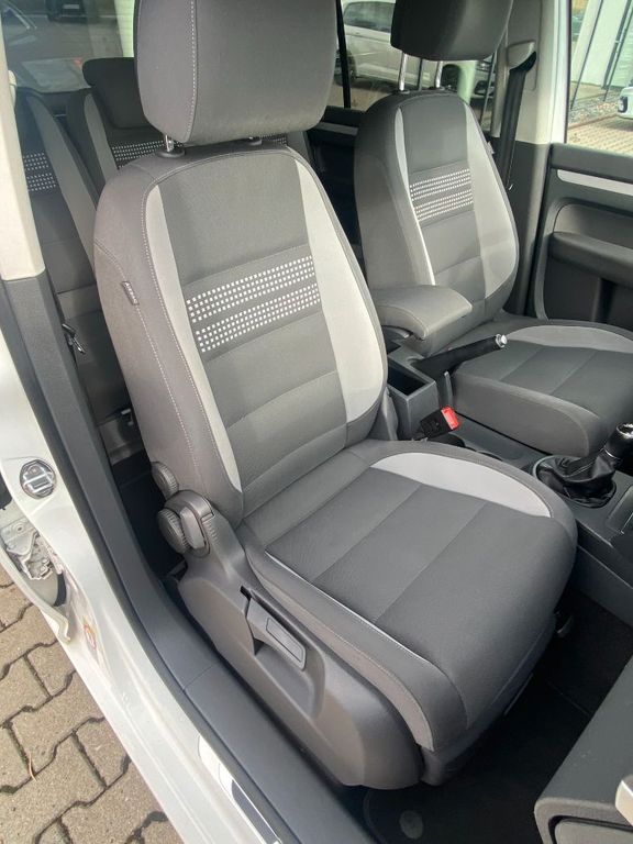 VW Touran 1.6 TDI Life BMT, Bild 14