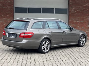 Mercedes E 200 - 4