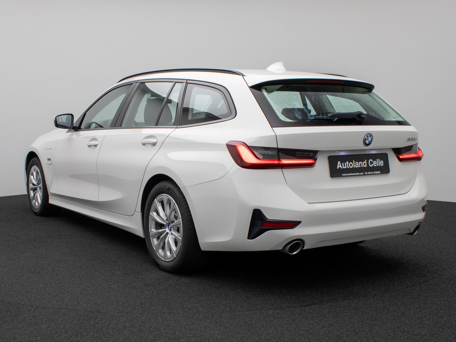 Fahrzeugabbildung BMW 320e DAB CockPitPro Alarm Geschwindigkeitsreg