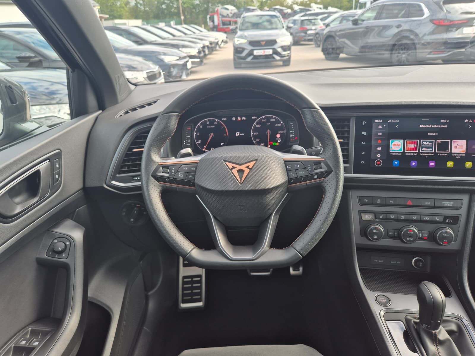 Fahrzeugabbildung CUPRA Ateca 1.5 TSI DSG PANO*DINAMICA*ACC*KAM*AHK*19"