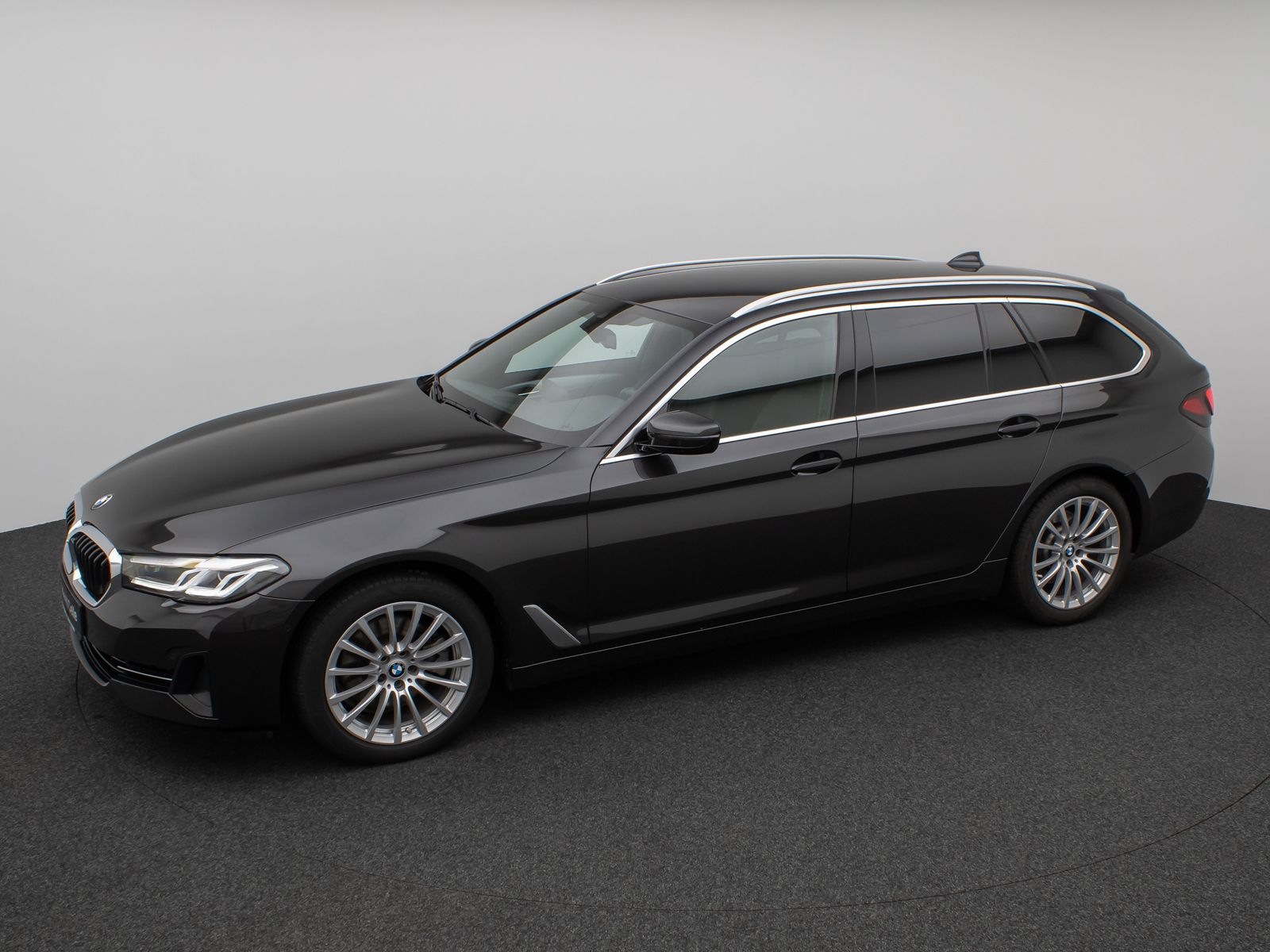 Fahrzeugabbildung BMW 520d Kamera DAB 4xKlima Leder M Sport AHK Alarm