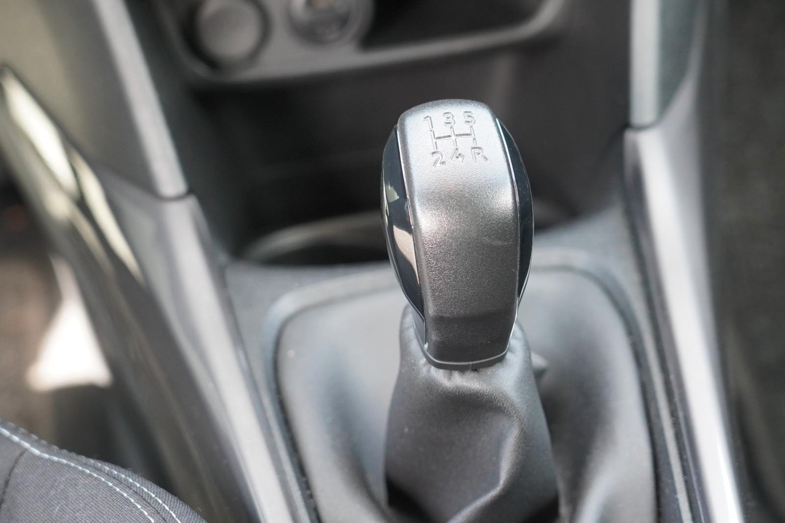 Peugeot 2008 Active MIT 3 JAHREN GARANTIE !!!