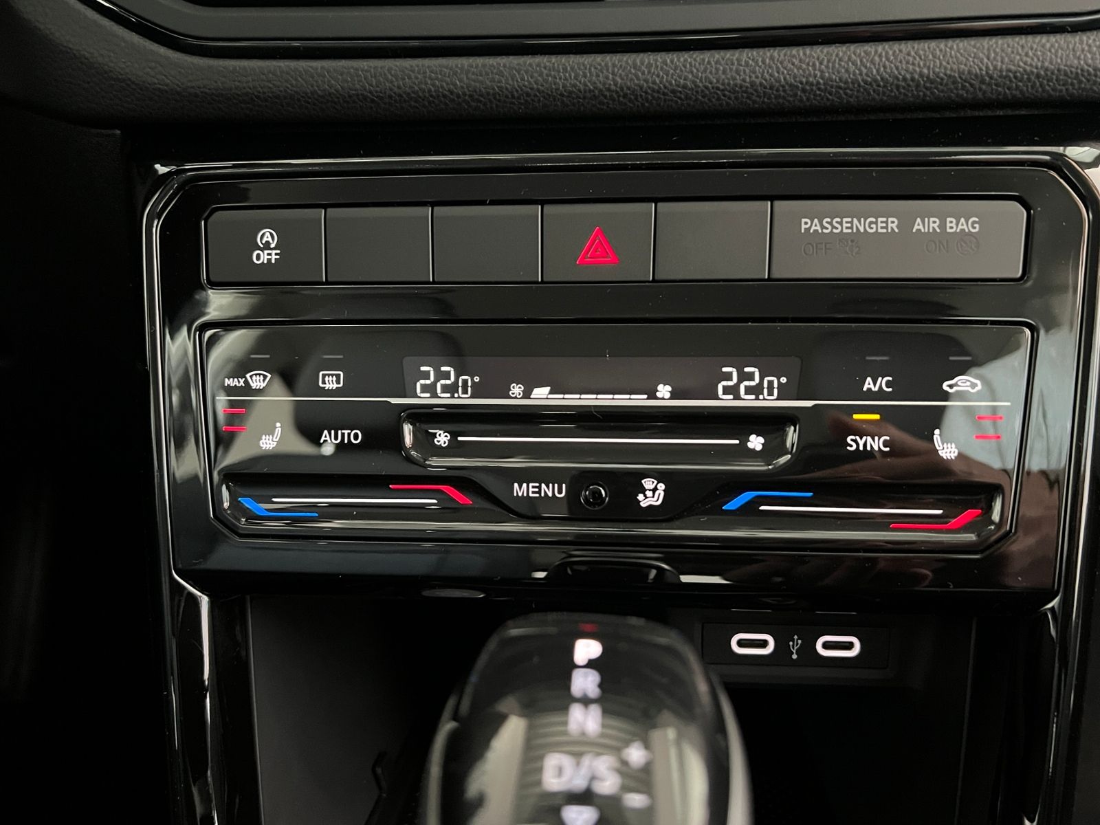 Fahrzeugabbildung Volkswagen T-Cross Life 1.0 TSI DSG *LED, App-Connect, 17"-