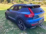 Volvo XC40 R-Design / LED / AHK / 8-Fach bereift - Volvo XC40 von privat