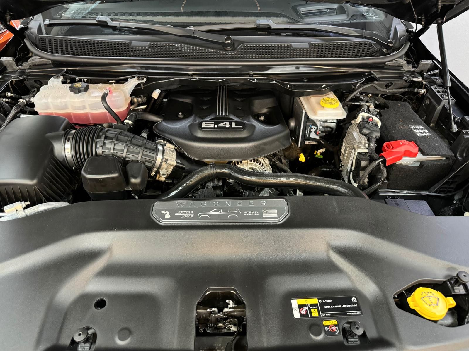 Fahrzeugabbildung Jeep GRAND WAGONEER SER. III BLACK LINE-24"6.4L V-8 .