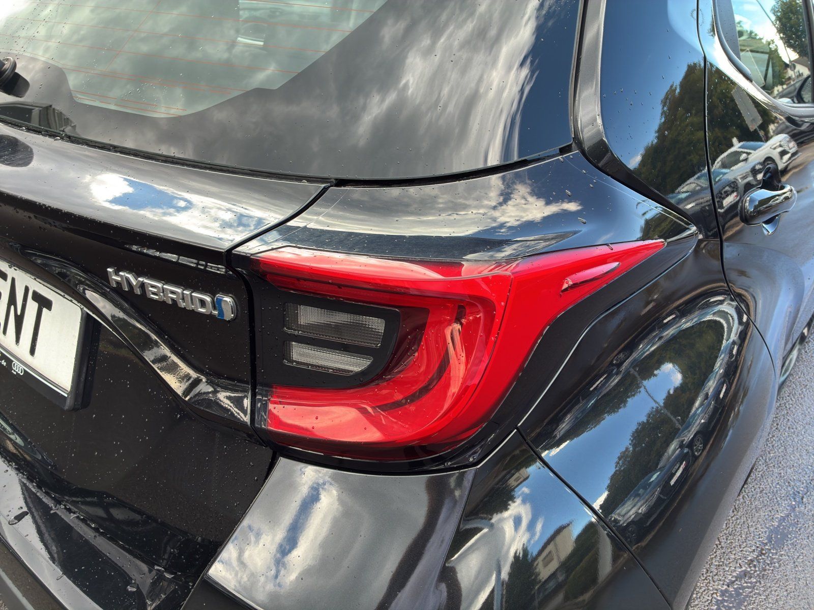 Fahrzeugabbildung Toyota Yaris 1.5 Dual-VVT-iE Hybrid Club Kamera,LED,LM