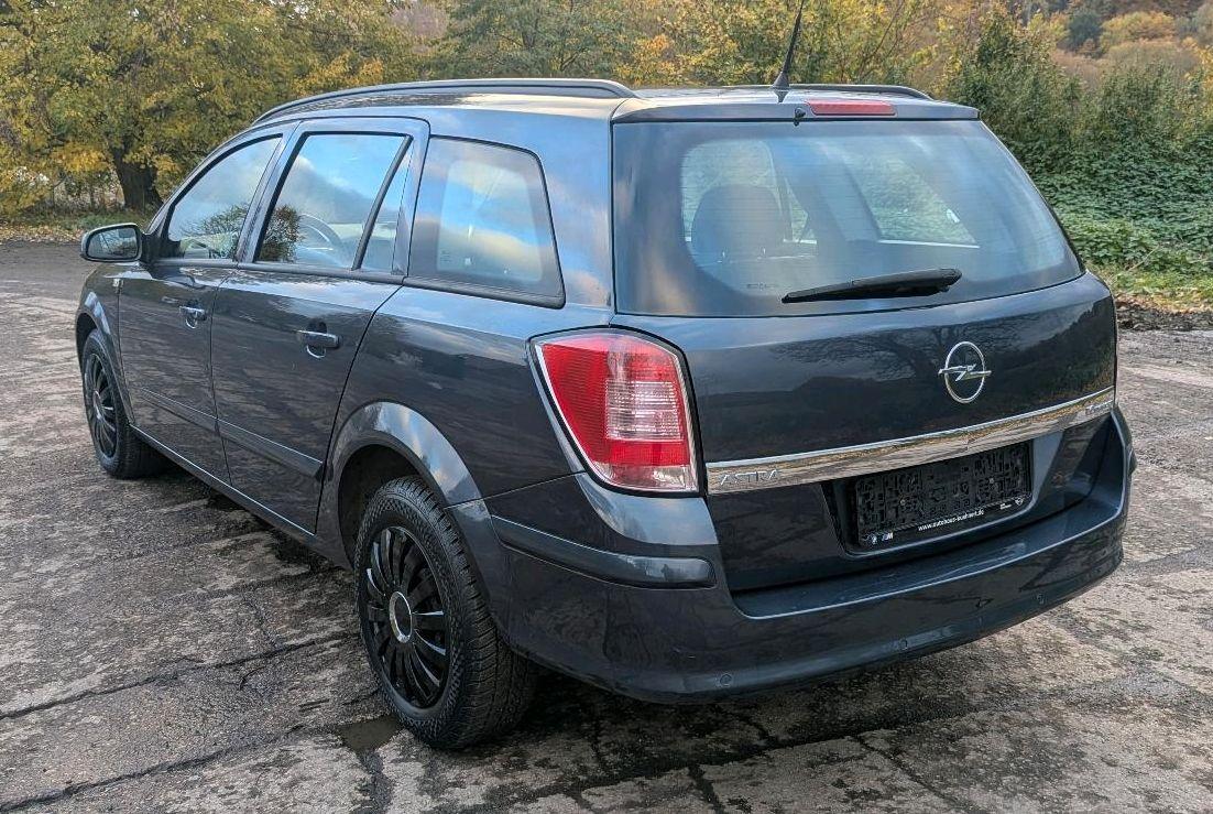 Opel Astra 2007 — engine 105 HP (77kW)