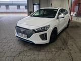 Hyundai IONIQ PLUG-IN HYBRID Style Schiebedach TÜV neu