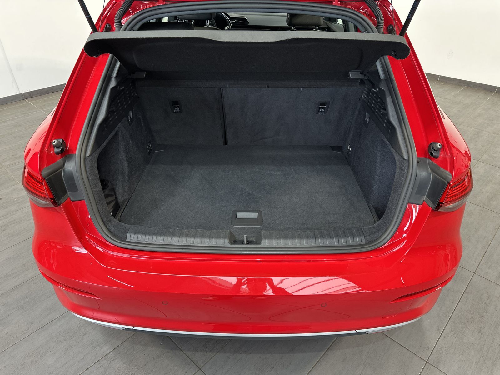 Fahrzeugabbildung Audi A3 SpB 35 TDI advanced NAV+LED+PARKLENKASSISTENT