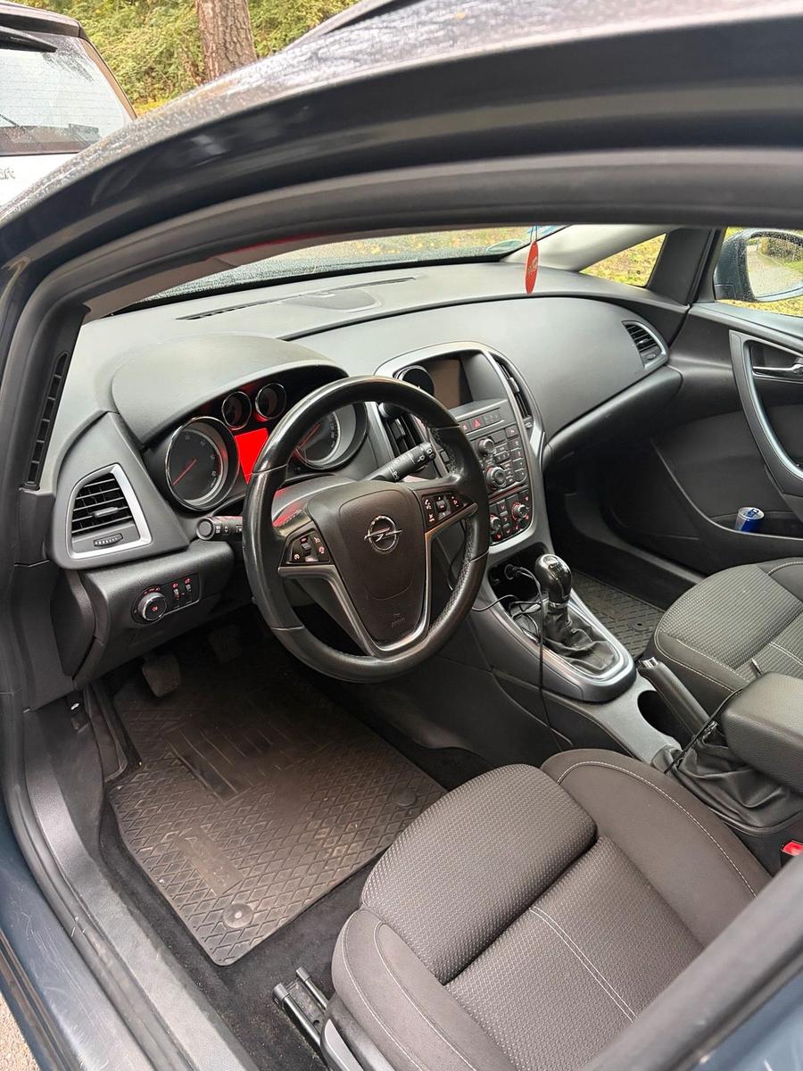 Opel Astra 2014 — photo 5