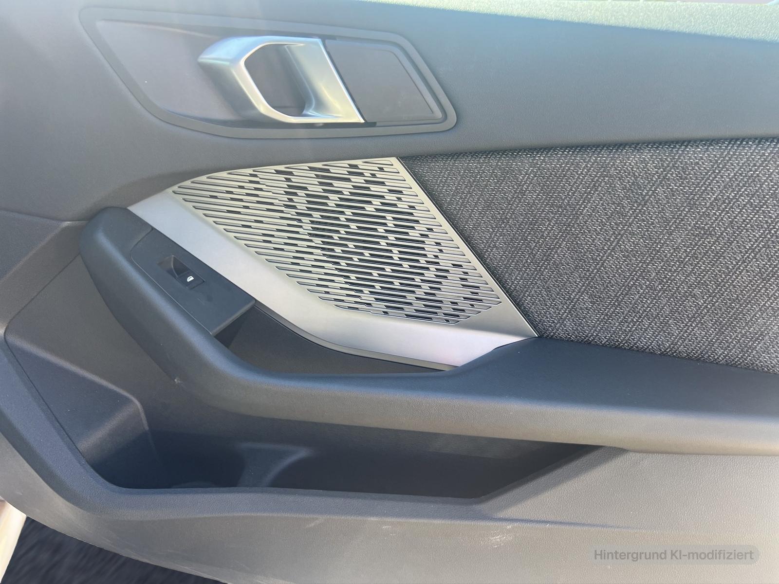 BMW 216 GRAN COUPÈ M SPORT DESIGN PARKING DRIVING AS