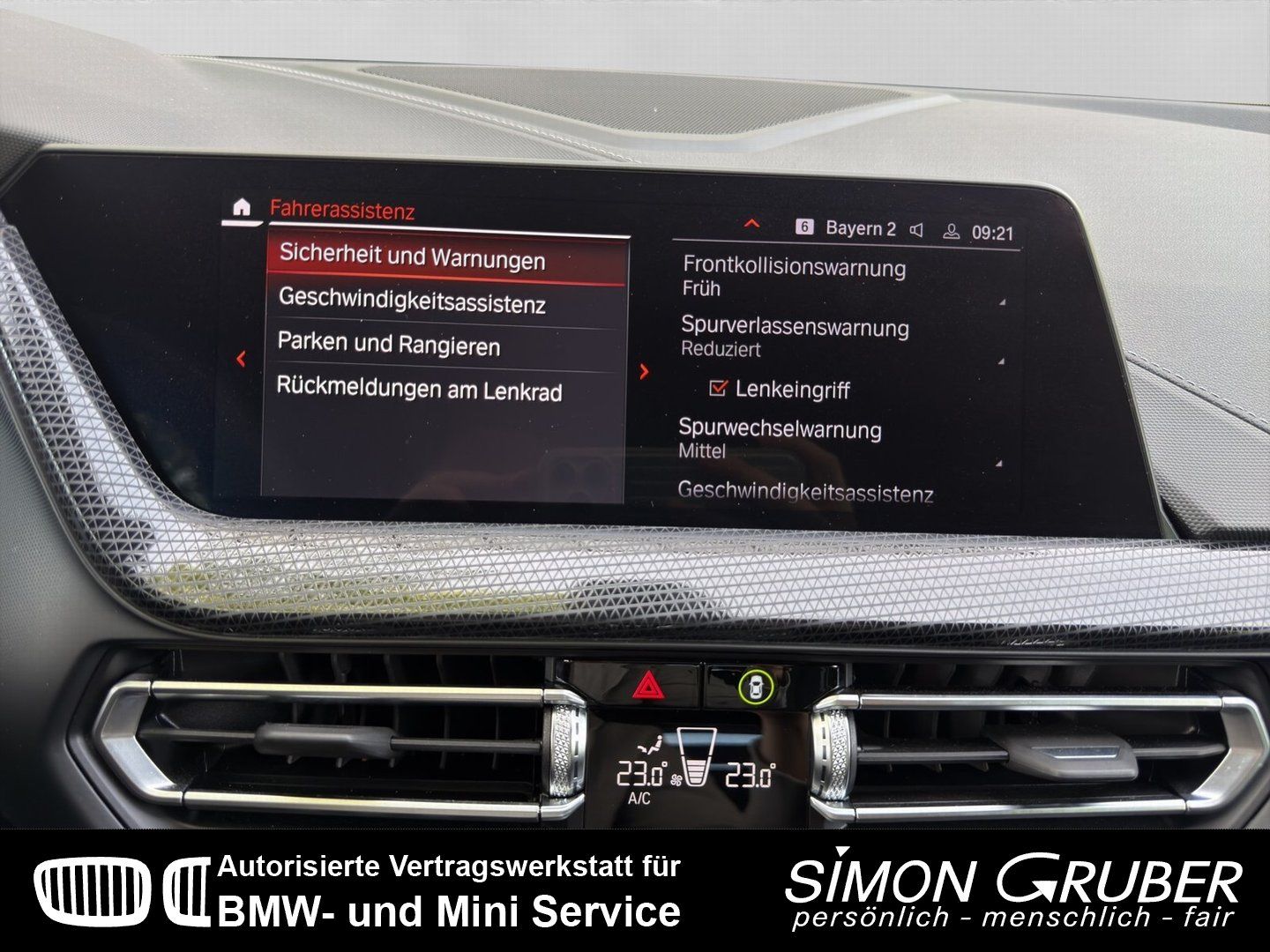 Fahrzeugabbildung BMW 118i Sport Line Shadow Line Navi Kamera Hifi LED