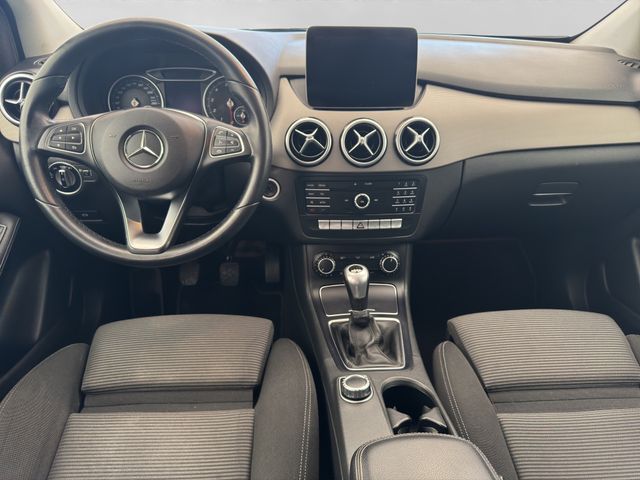 Fahrzeugabbildung Mercedes-Benz B 180 Style+Navi+Sitzheizung+Parktronic+Spiegel