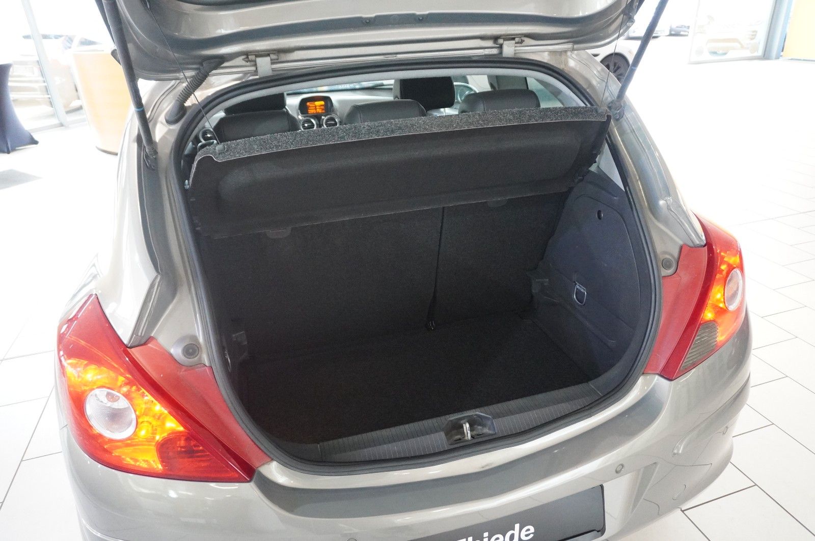 Fahrzeugabbildung Opel Corsa D 1.4 ENERGY 3-TÜR KLIMA/WINTER/NEBEL/PDC