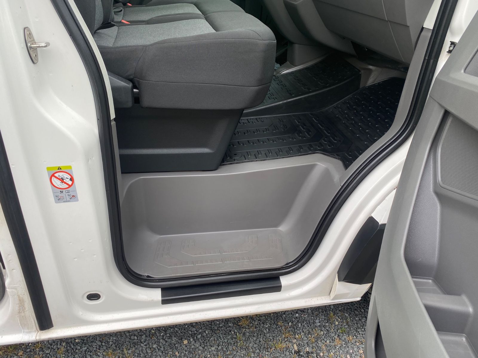 Fahrzeugabbildung Volkswagen Crafter Kasten L3H2,AHK-3500t,Regal,Garantie
