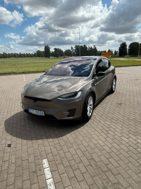 Image of Tesla Model X