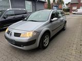 Renault Megane, 1.6, Automatik, behinderte... - Renault Megane aus 2005: Kombi