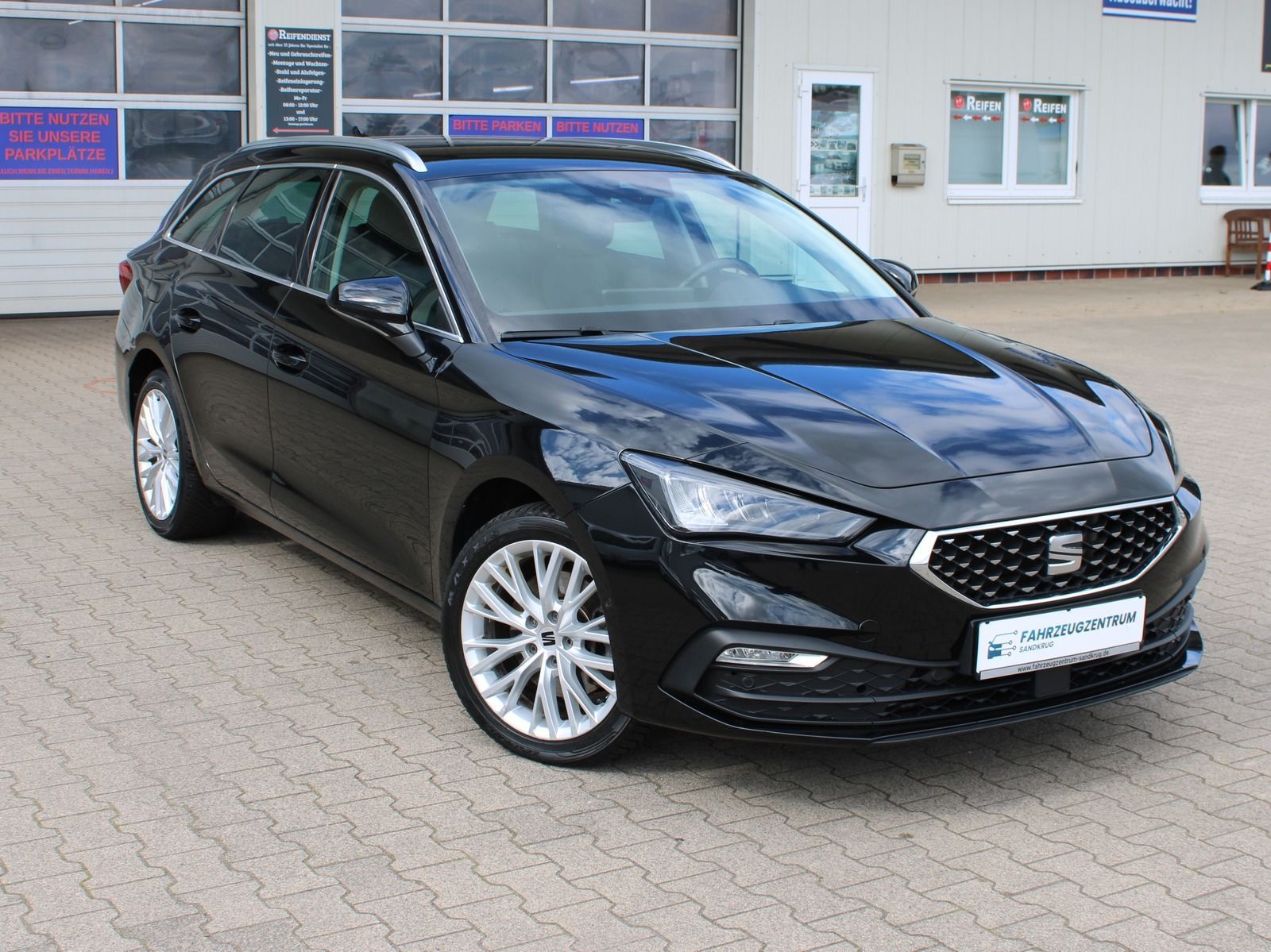 Seat Leon Sportstourer FR HYBRID EXCELLENCE DSG/LED imagem 3