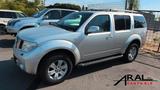 Nissan Pathfinder 2.5 dCi XE Plus - Nissan Pathfinder Kombi Gebrauchtwagen
