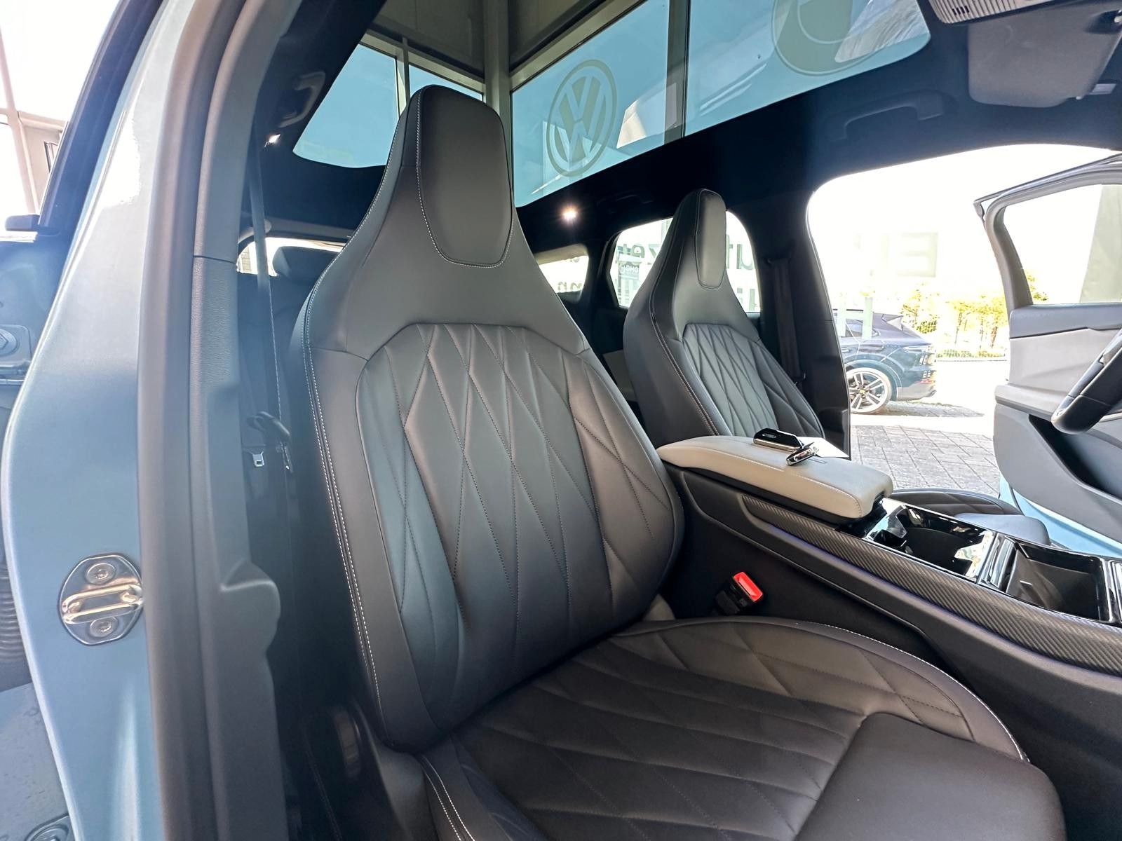 Fahrzeugabbildung Ford Explorer Premium RWD range extender