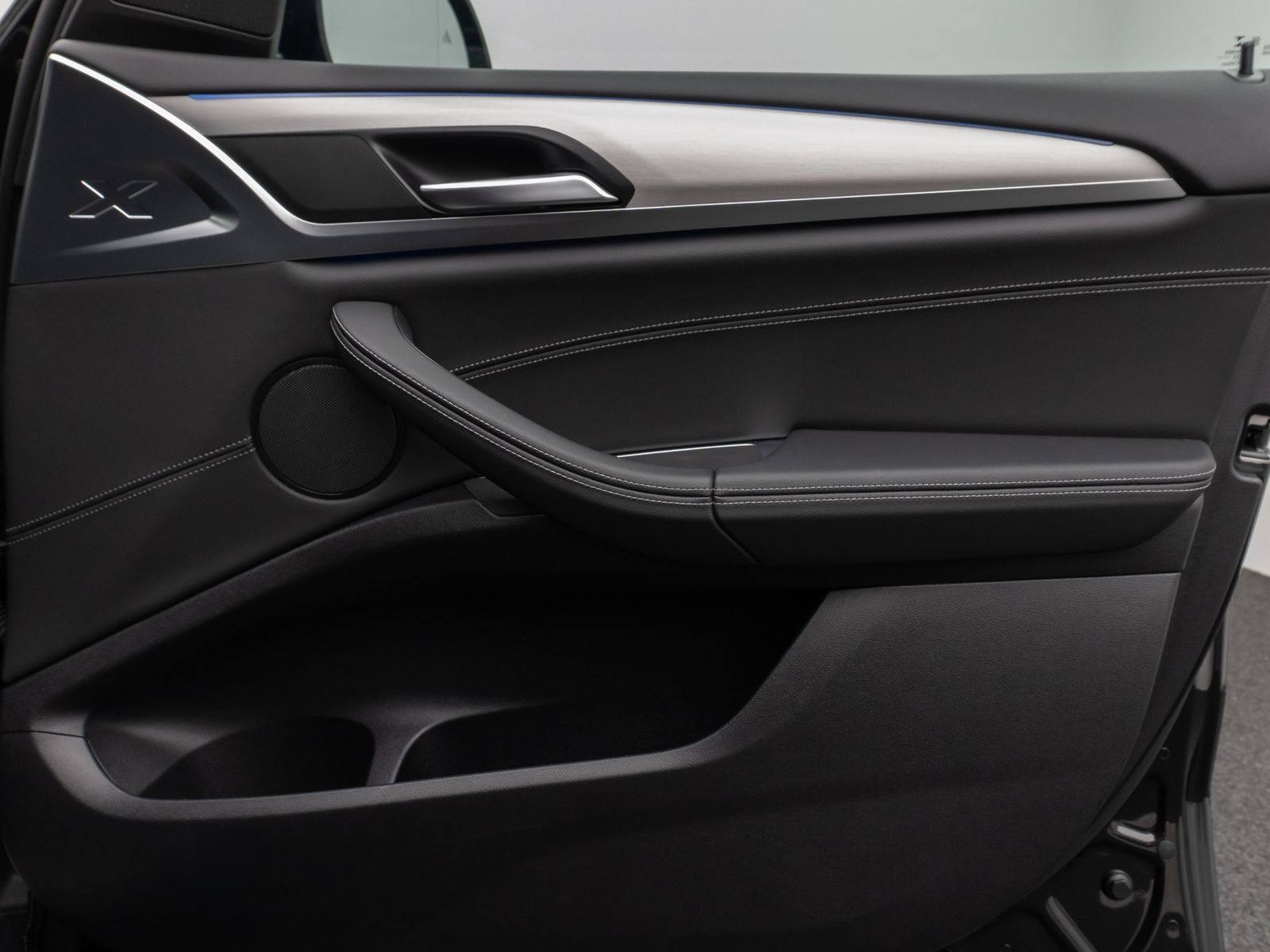 Fahrzeugabbildung BMW X3 xD30e M Sport 360° DAB HiFi AHK Leder 19Zoll