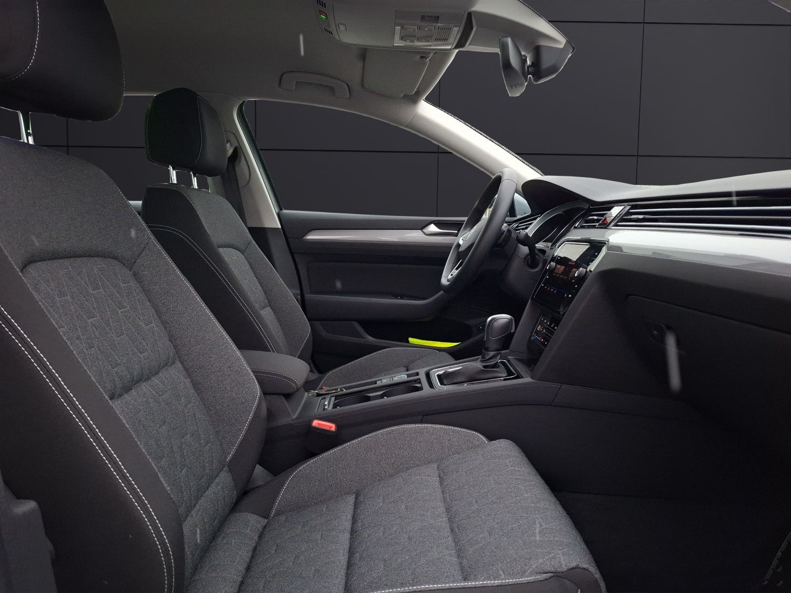 Fahrzeugabbildung Volkswagen Passat Variant TDI Business DSG 4M LED Navi ACC