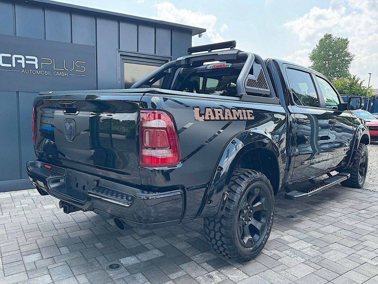 Fahrzeugabbildung Dodge RAM 5.7 V8 HEMI LARAMIE Night 4x4 eTorq Tesla