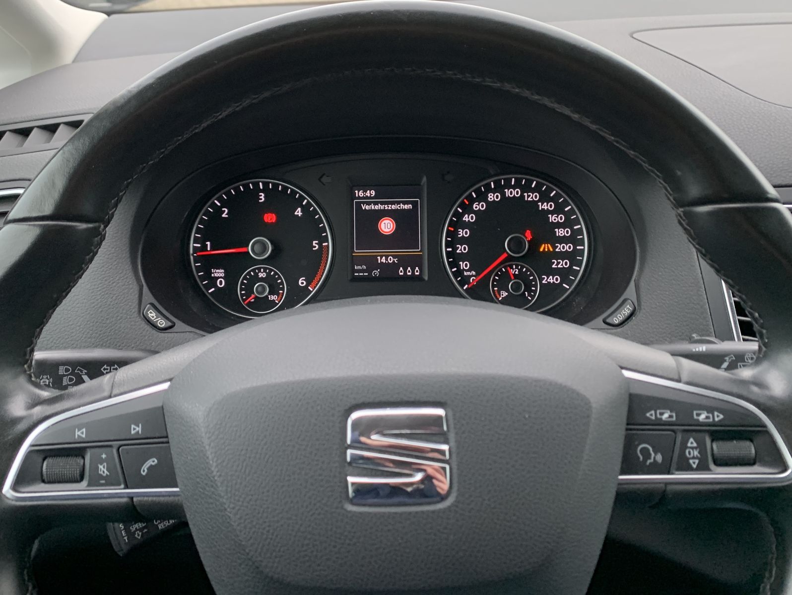 Fahrzeugabbildung SEAT Alhambra 2.0 TDI*Xcellence*AHK*LED*Cam*Navi*PDC*