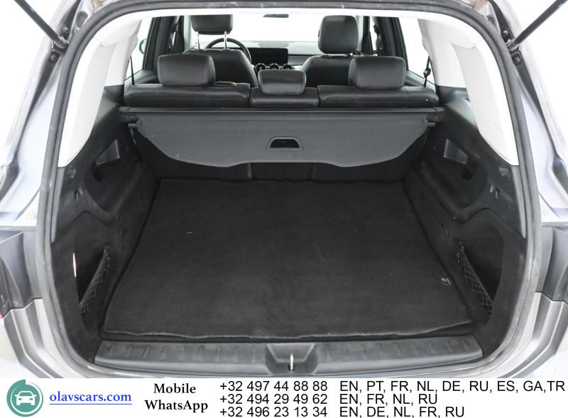 Mercedes-Benz GLB 180