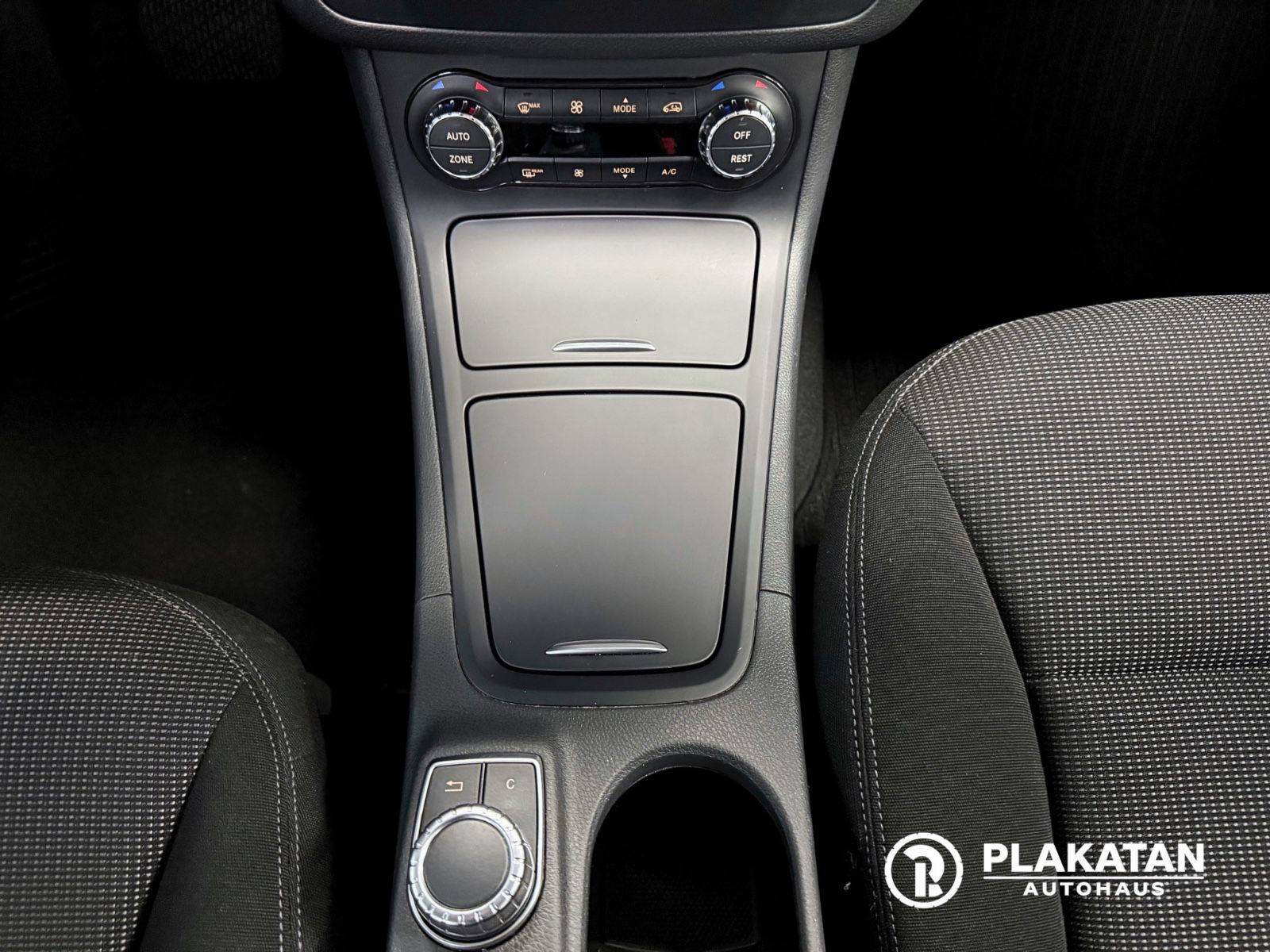 Fahrzeugabbildung Mercedes-Benz B 200 Navi Bi-Xenon Tempomat 1Hand