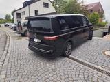 Volkswagen T7 Multivan 2,0 TSI OPF DSG Überhang Style Style - Volkswagen T7 Multivan: Alcantara